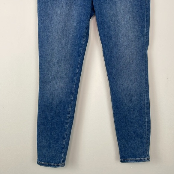 Frame Jeans. Women’s Le One Skinny Crop. Size 2. Waist size 29. - Picture 7 of 13